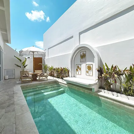 Villa Serenova - Canggu New Villa Rooftop And Cozy Vibes